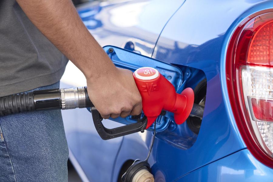 Ce înseamnă “plin la plin” la închirierea auto și de ce e important pentru tine