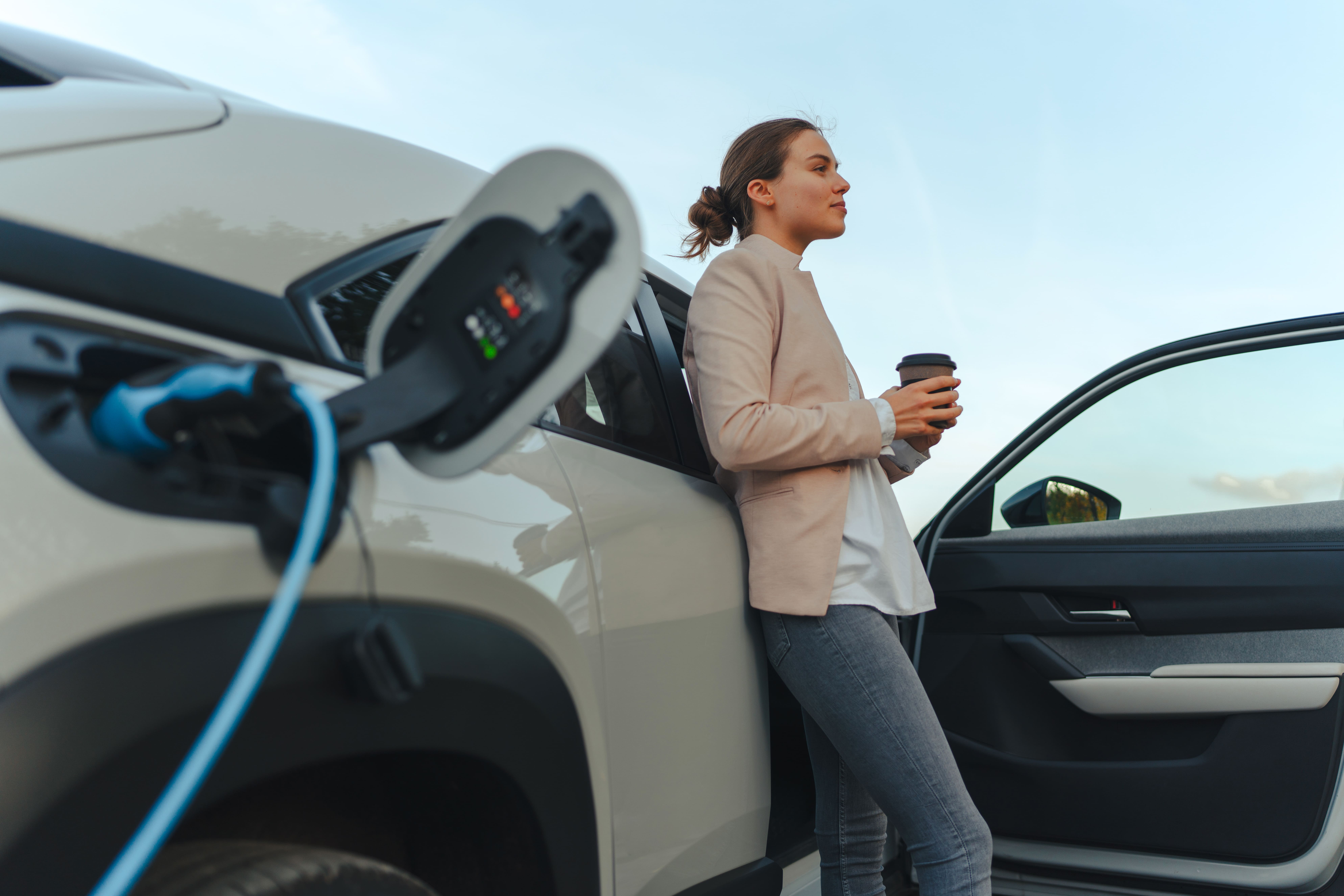De ce să alegi o mașină electrică în chirie pentru plimbările urbane din Chișinău