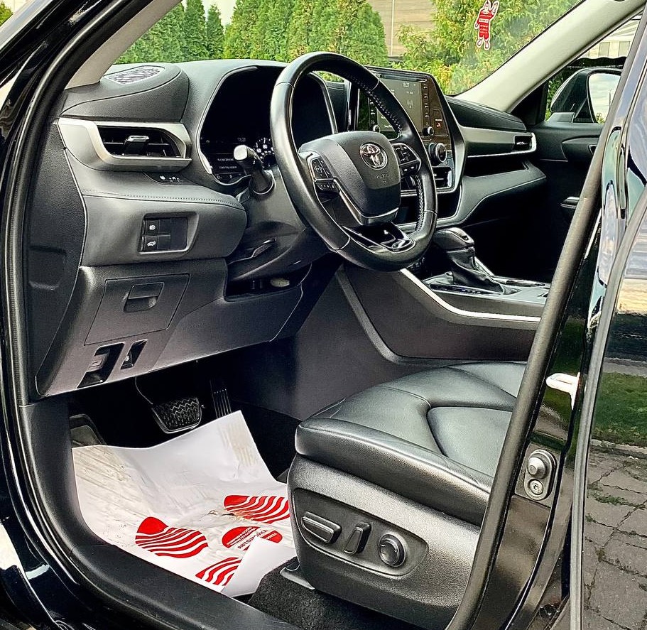 Toyota Highlander 8 Locuri Highlander 8 Locuri
