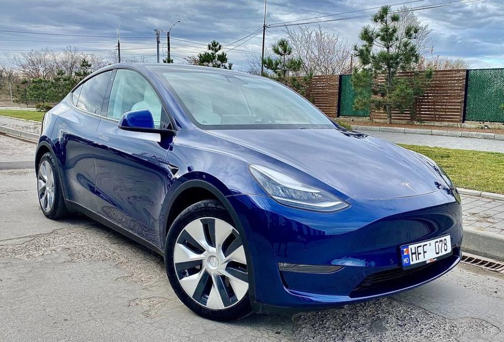 Tesla Y Y