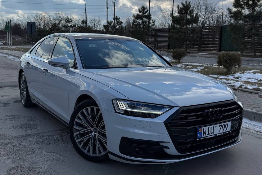 Audi A 8 A 8